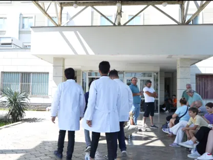 Grigol Robakidze University (GRUNI) - pineo-hospital Gallery Image